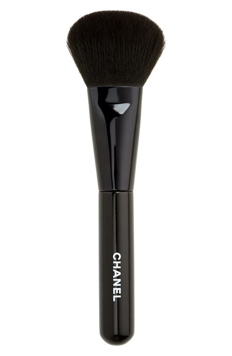 chanel blush brush